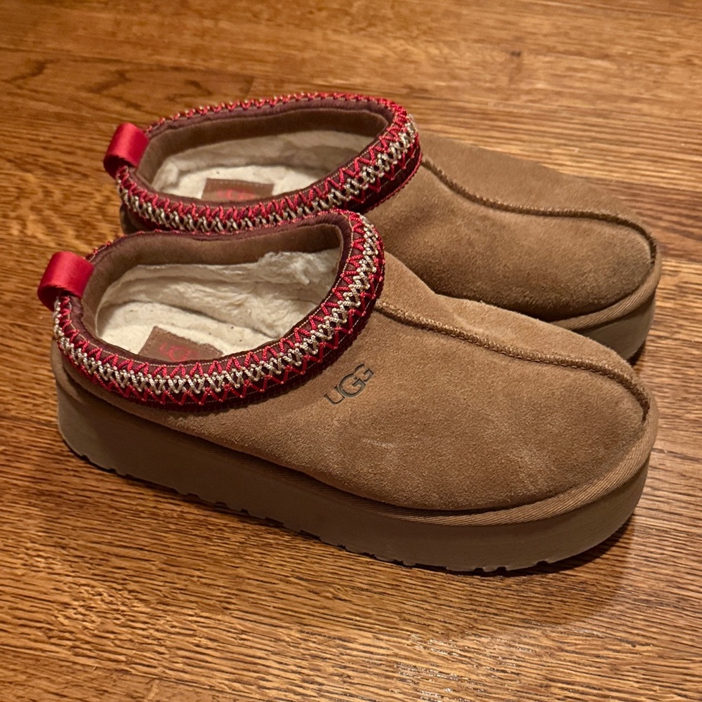 UGG Tan Suede TAZZ Slippers with Red Accent